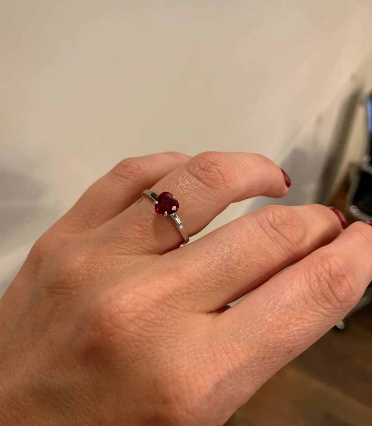 Anello Cuore Oro Bianco 9kt Zircone Rosso