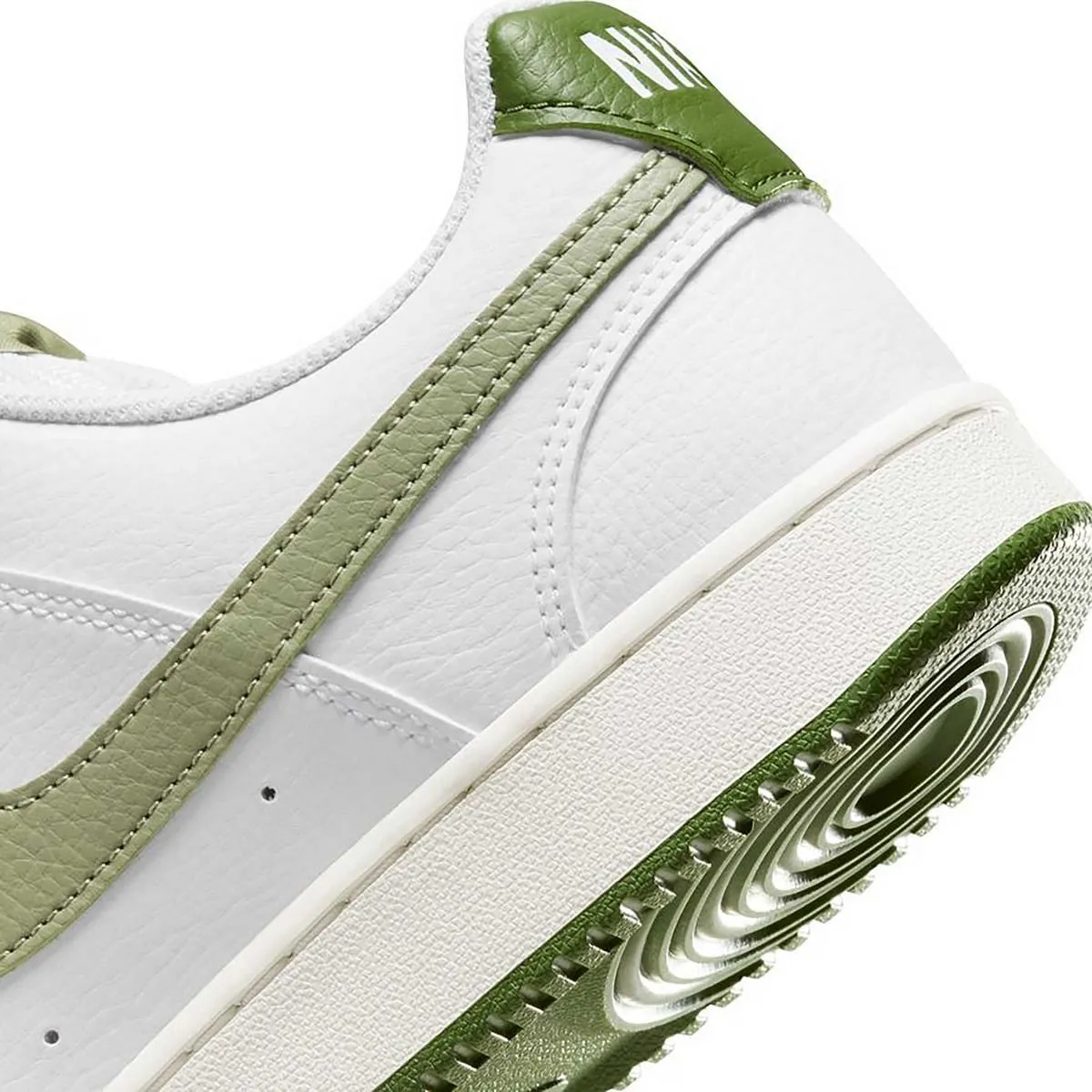      NIKE COURT VISION LOW  