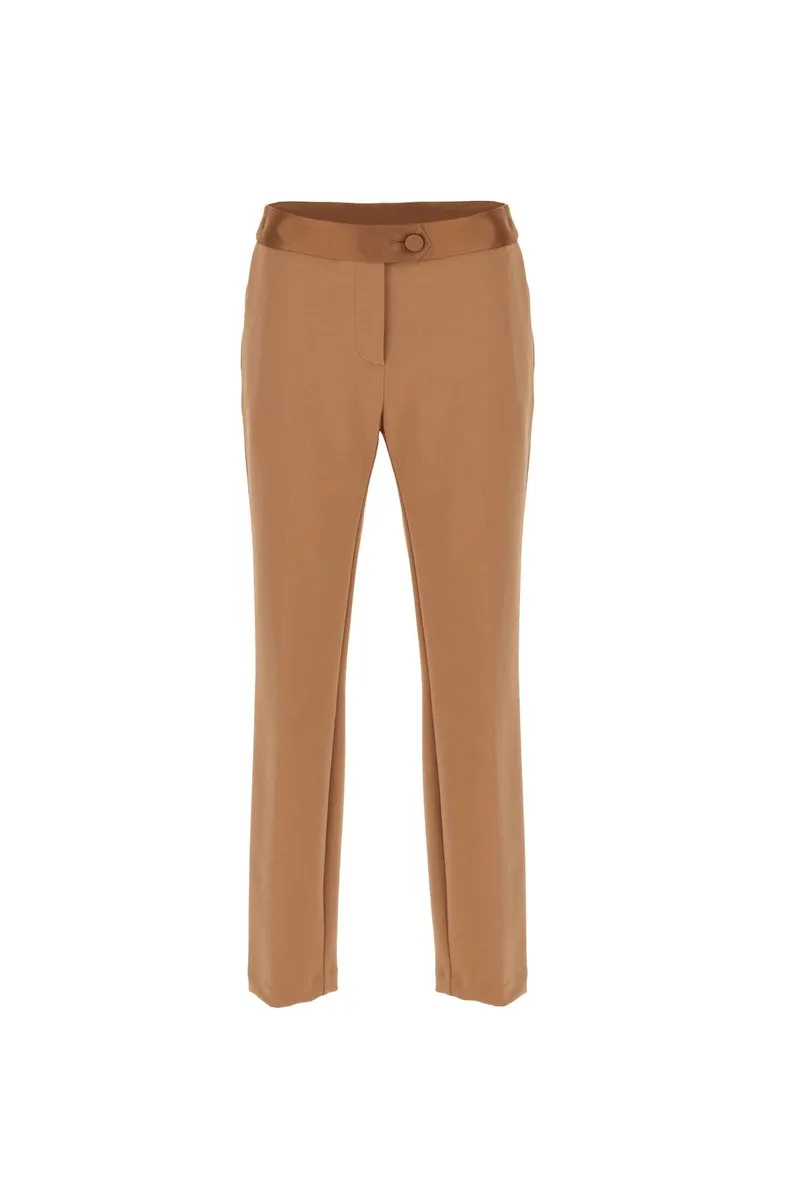Pantaloni da tailleur slim fit con orlo superiore satinato